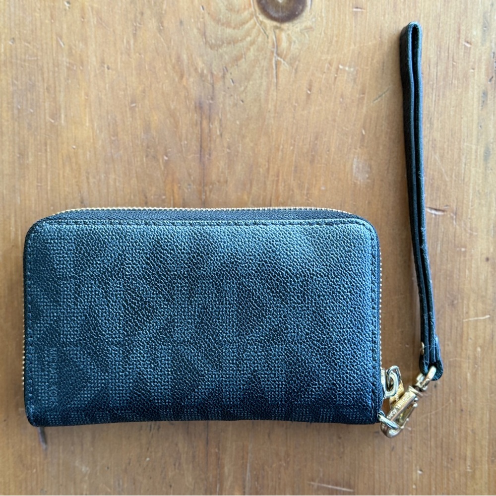 Michael Kors Wristlet Wallet Women. Great condition. Black with dark brown. - Picture 2 of 11